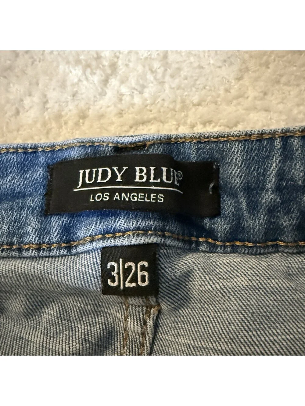 Judy Blue Women’s 3/26 Skinny Fit Denim Bermuda Shorts Raw Hem Stretch